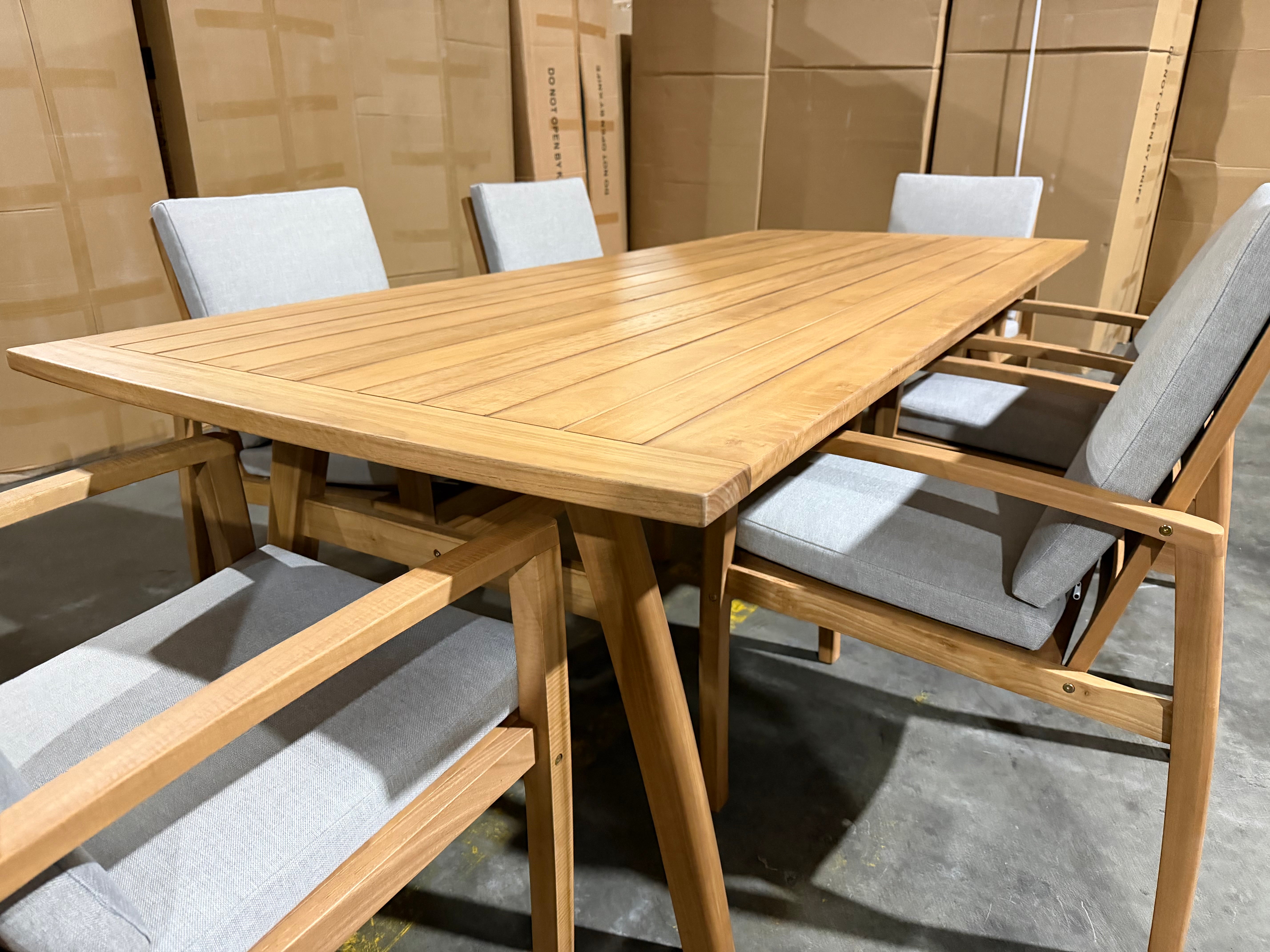 Sawyer 7 PCE Outdoor Setting 2100 table 6 X Chairs