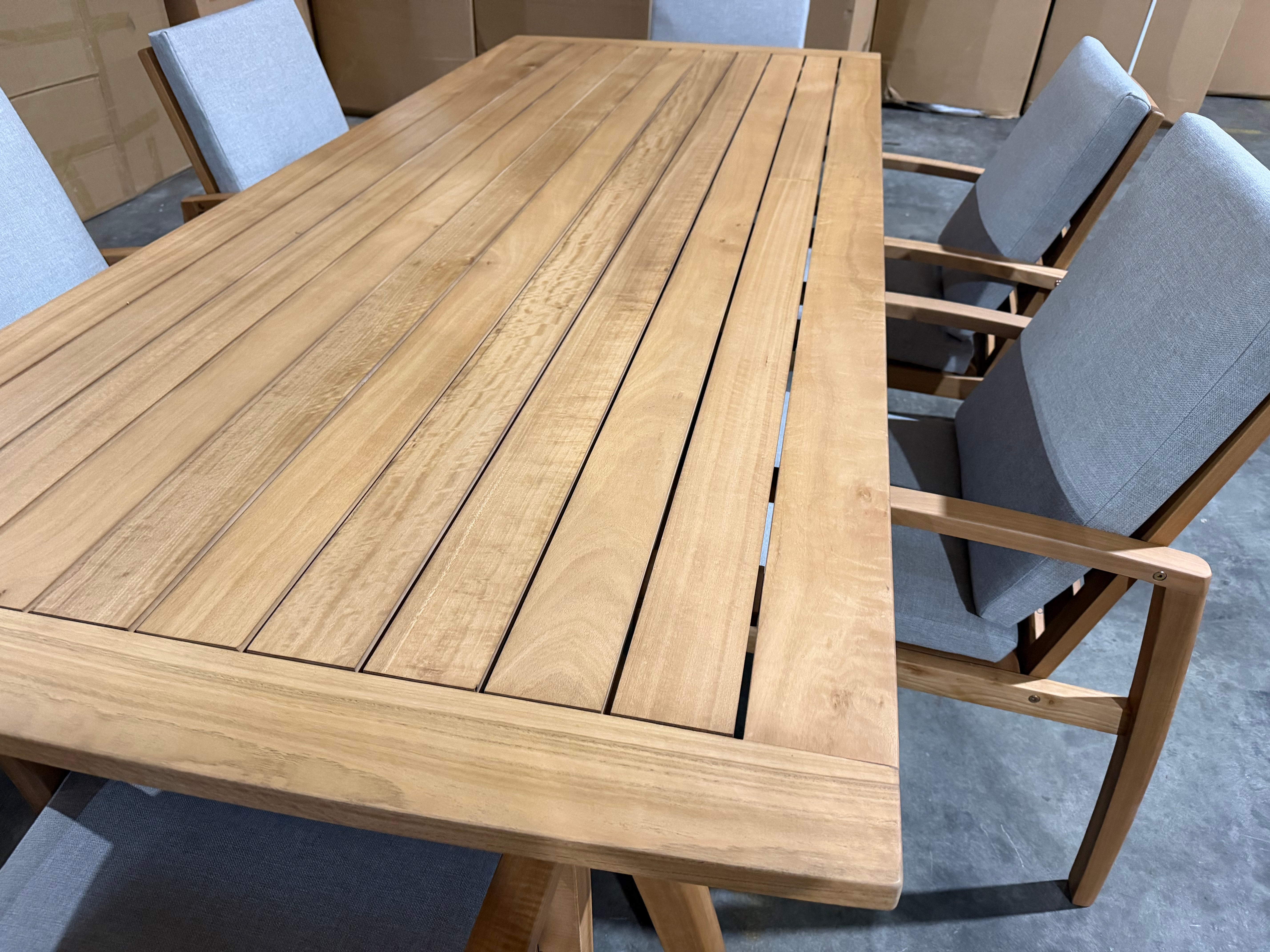 Sawyer 7 PCE Outdoor Setting 2100 table 6 X Chairs
