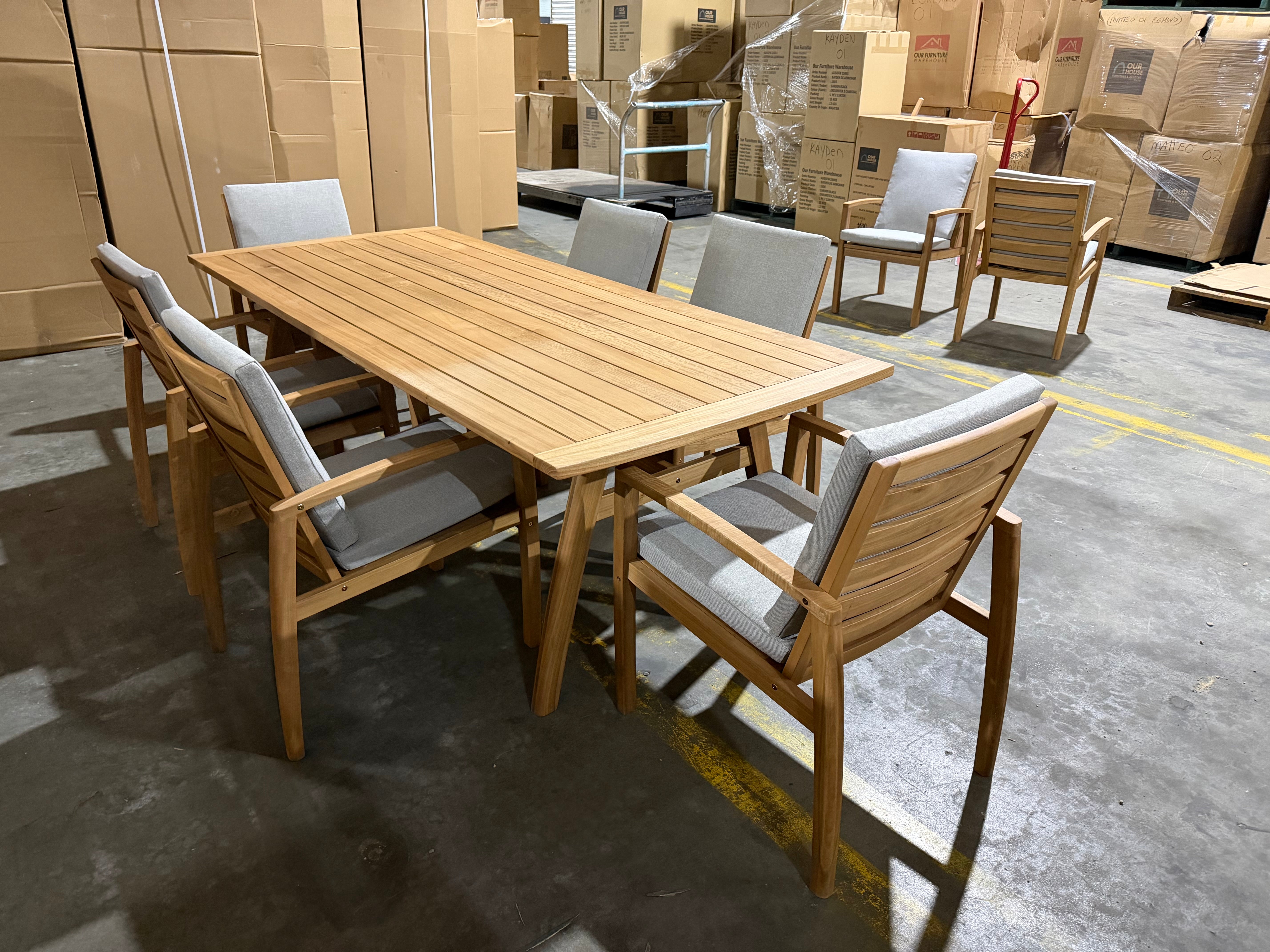 Sawyer 7 PCE Outdoor Setting 2100 table 6 X Chairs