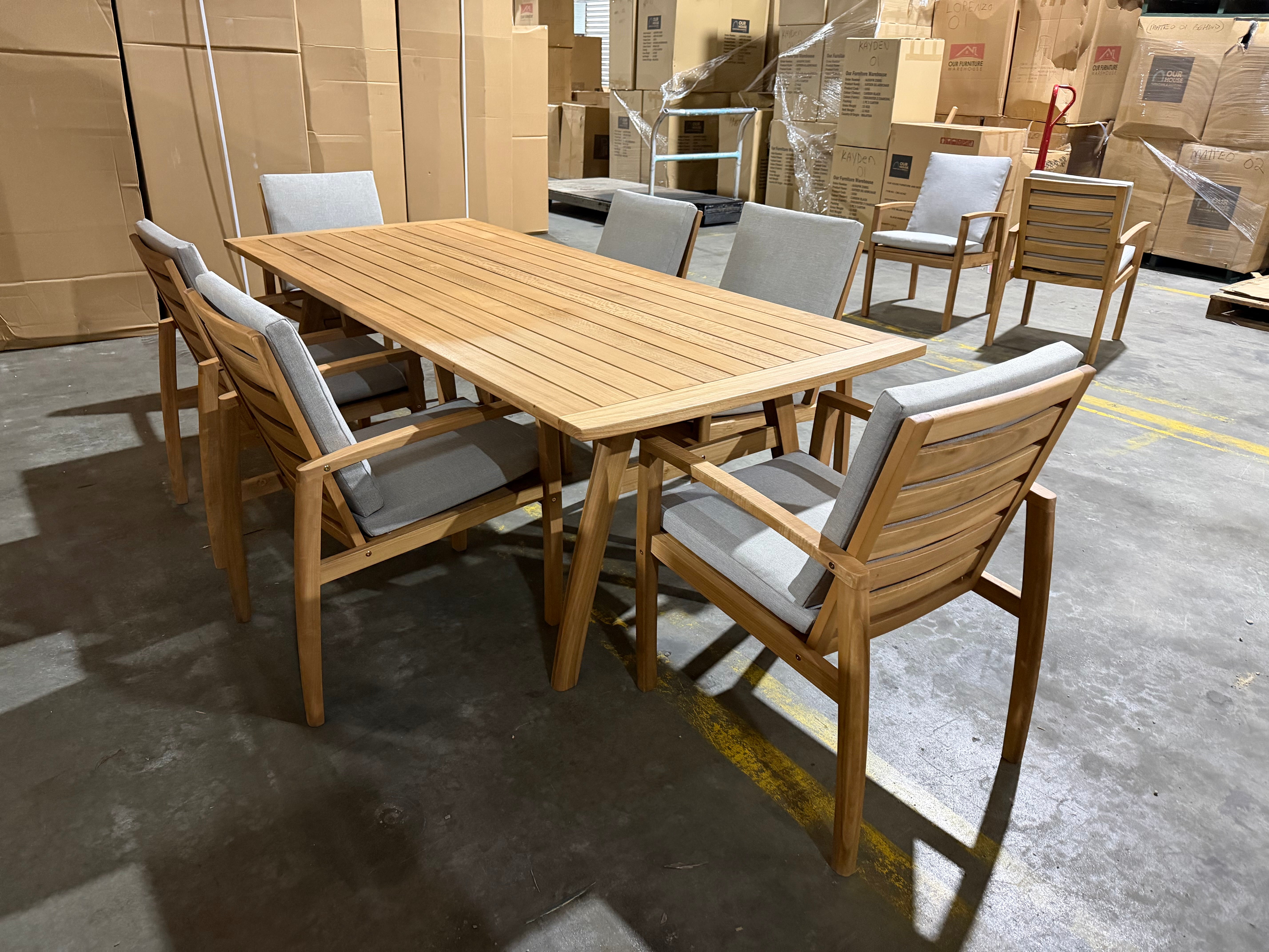 Sawyer 7 PCE Outdoor Setting 2100 table 6 X Chairs