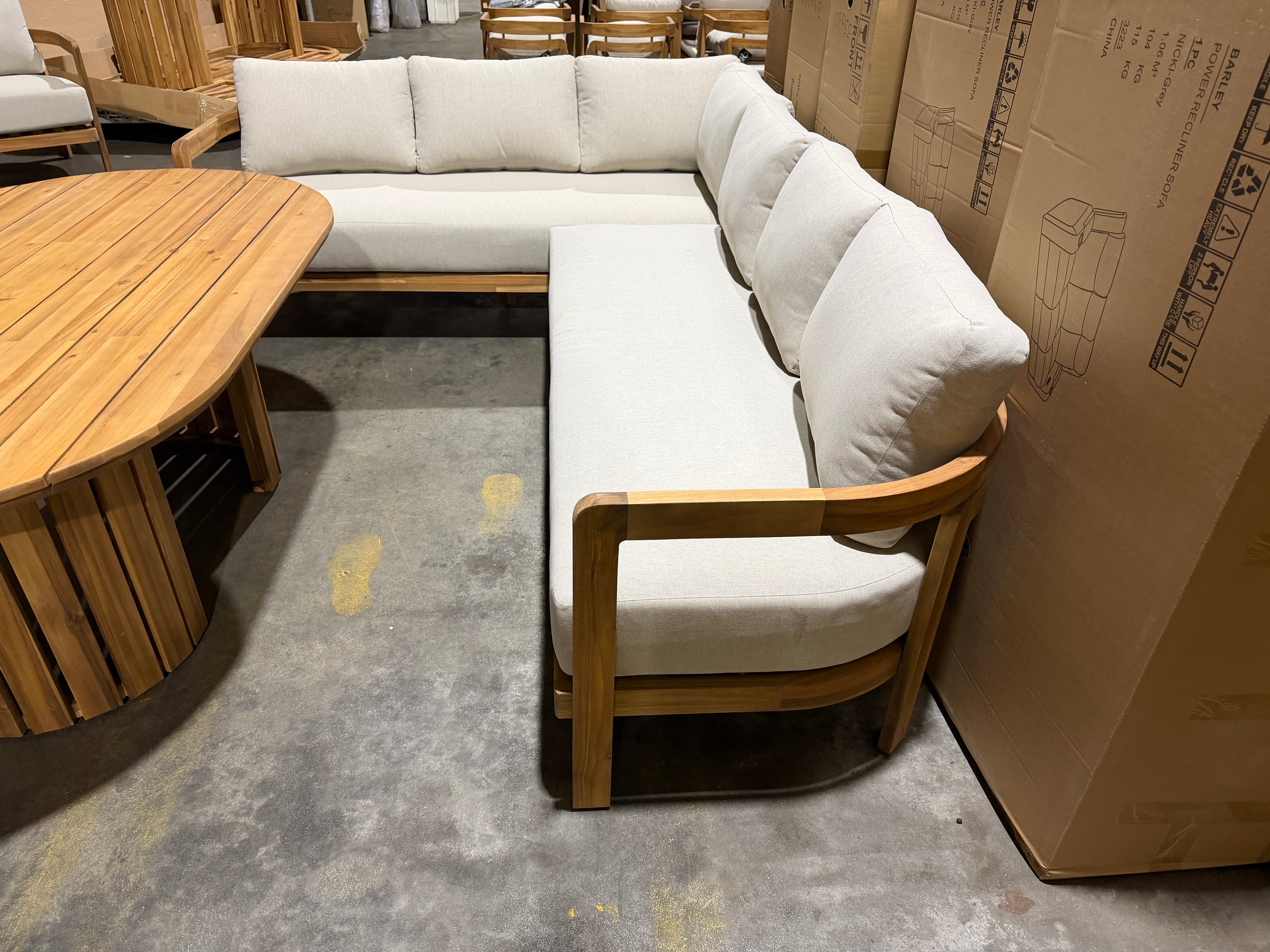 Volare Outdoor Dining Setting CNR Lounge 1700 Table & Bench Seat