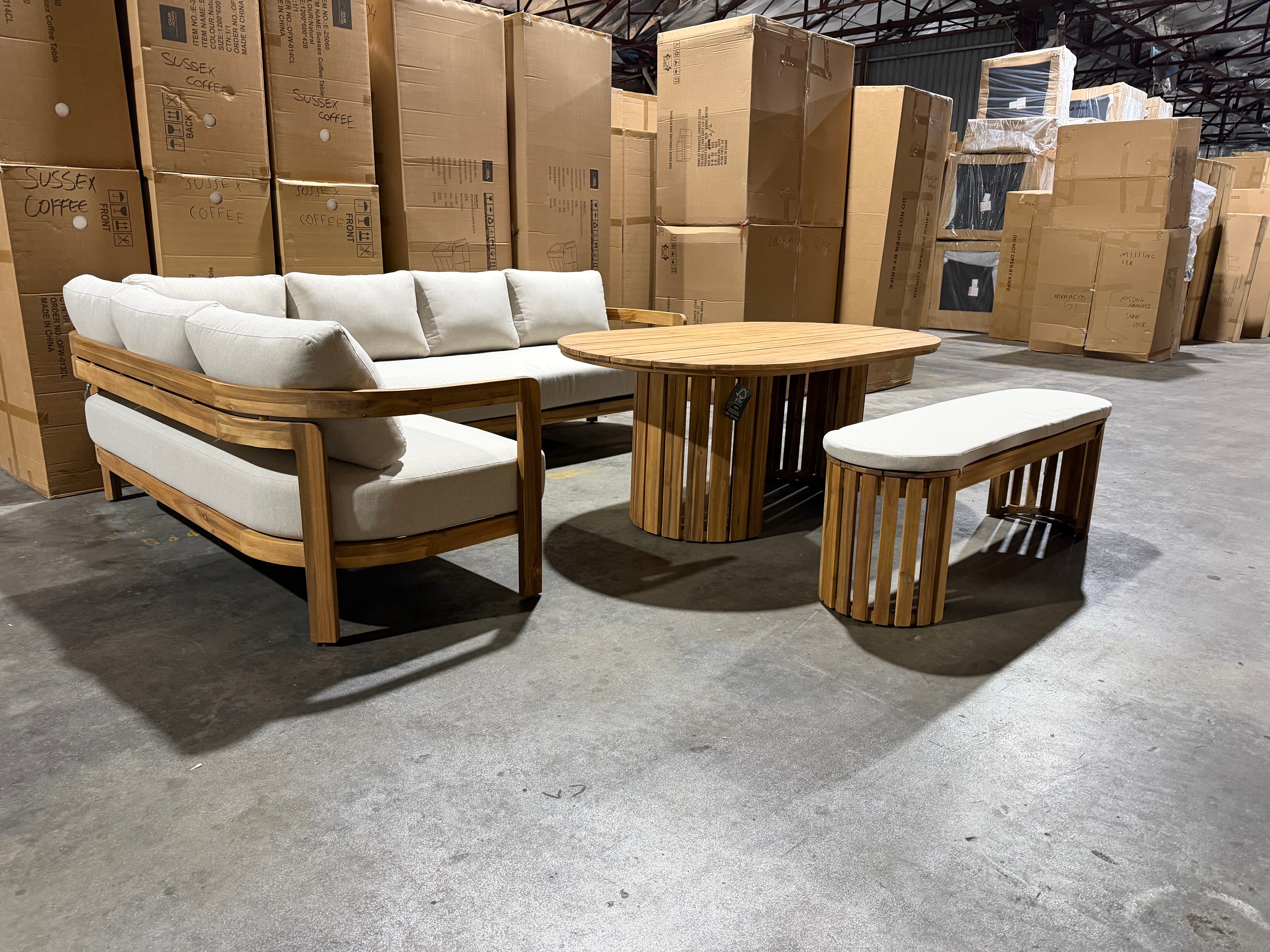 Volare Outdoor Dining Setting CNR Lounge 1700 Table & Bench Seat