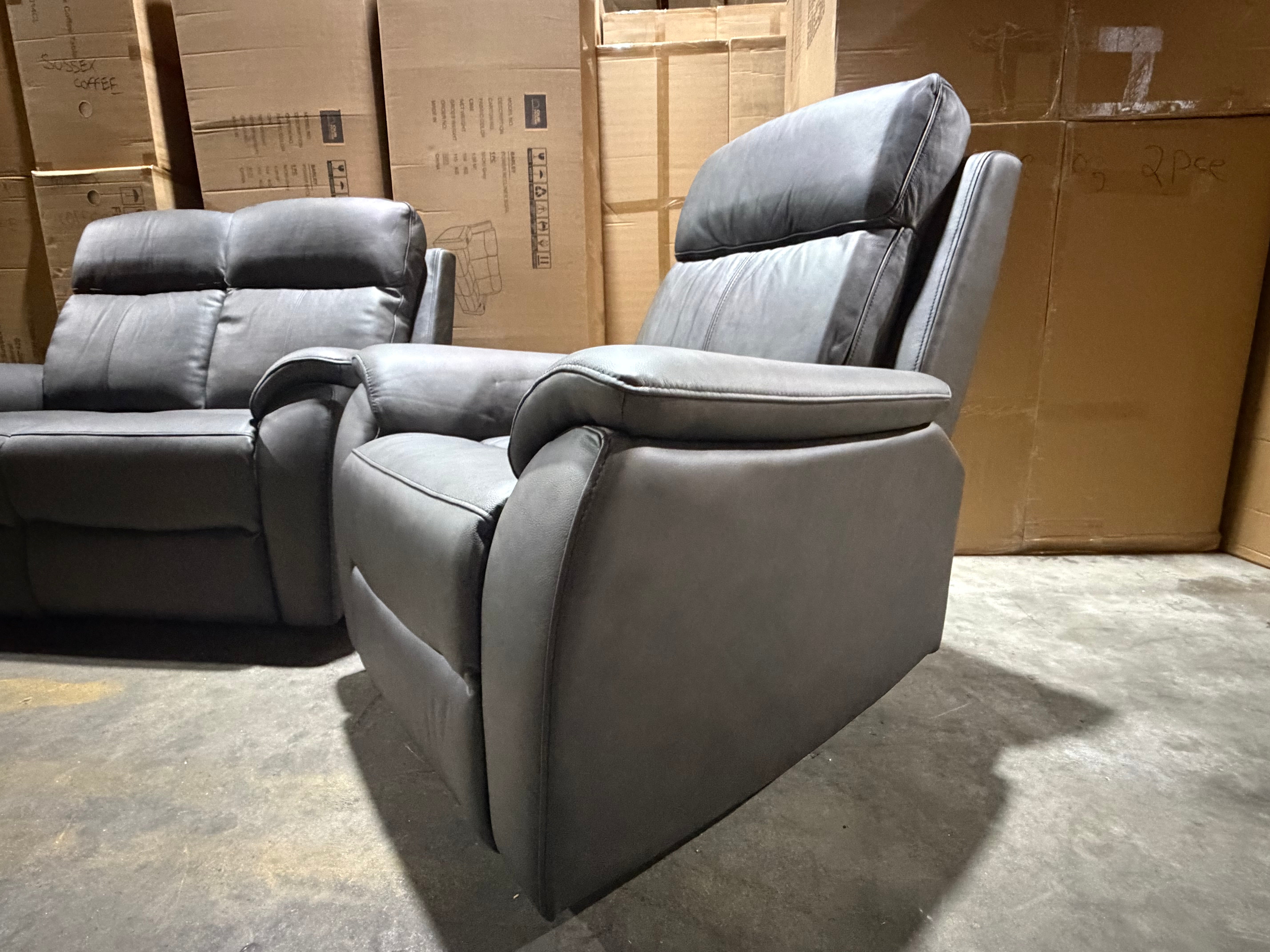 Icon 2+1+1 Lounge Package In Matte Black Triple Motion