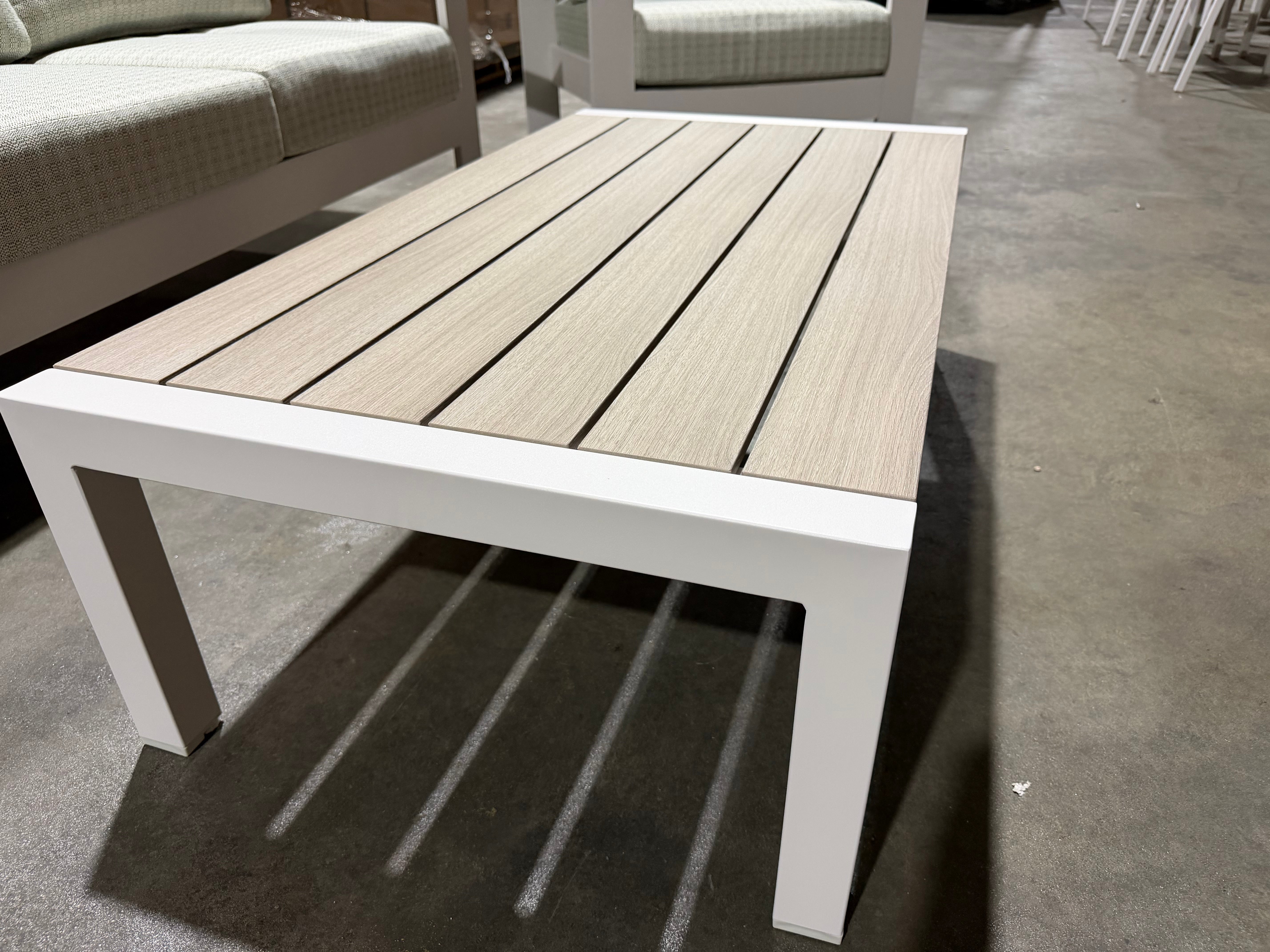 Belden 4PCE Outdoor Lounge Inc Coffee Table