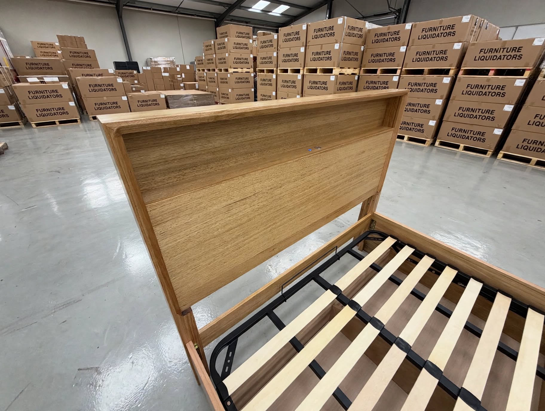 Nashville King Size Bed With Gas Lift Storage In Tassie Oak