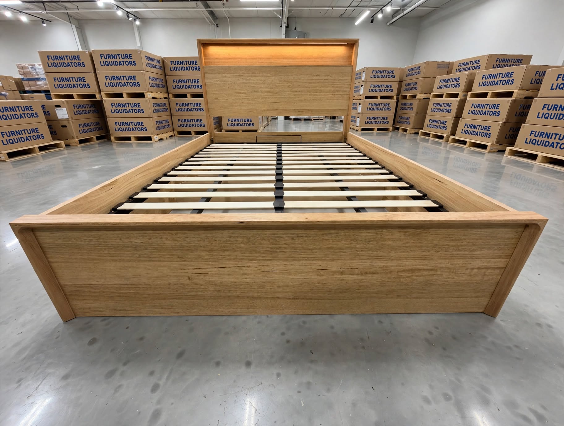 Nashville King Size Bed With Gas Lift Storage In Tassie Oak
