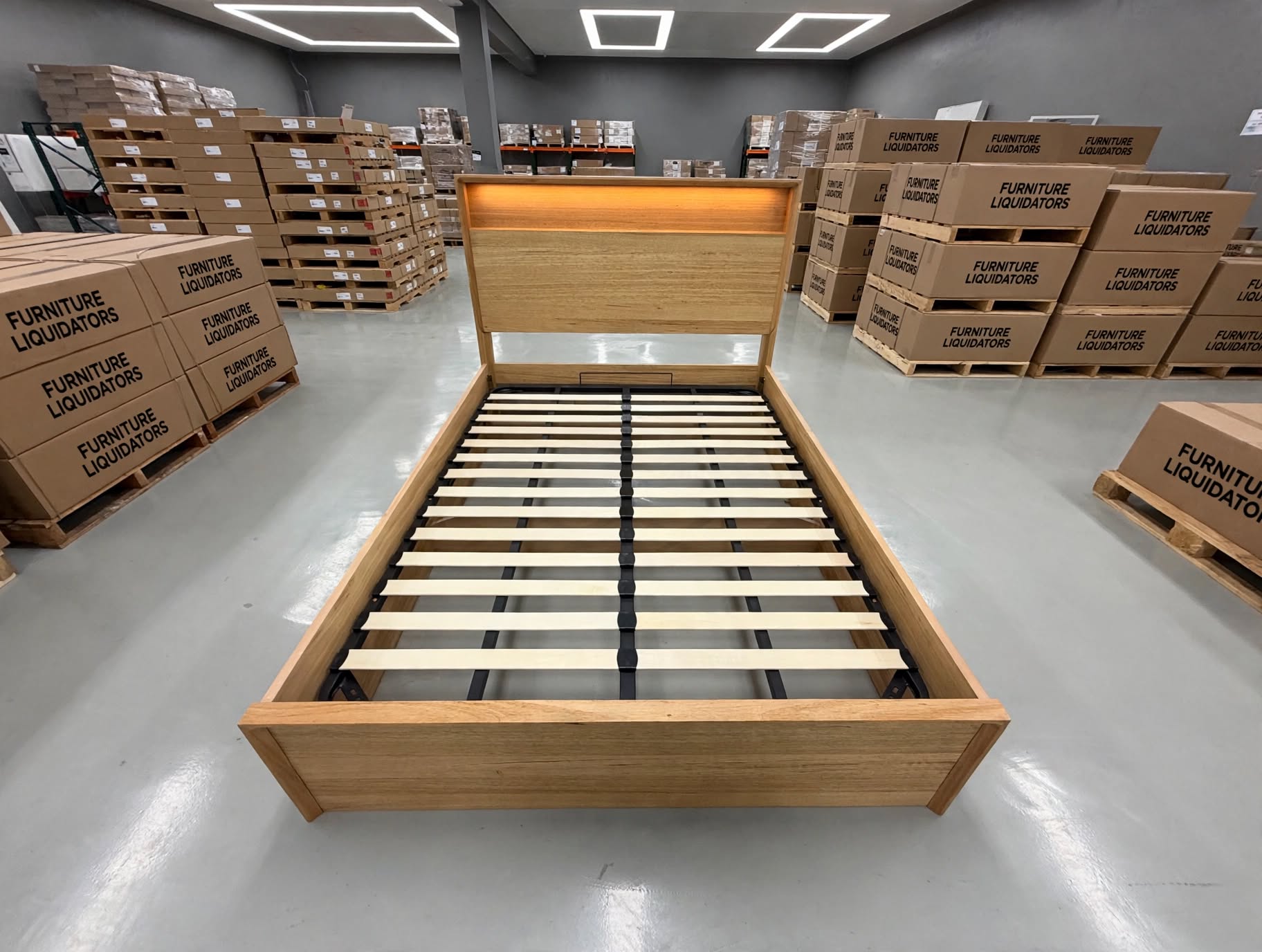 Nashville King Size Bed With Gas Lift Storage In Tassie Oak