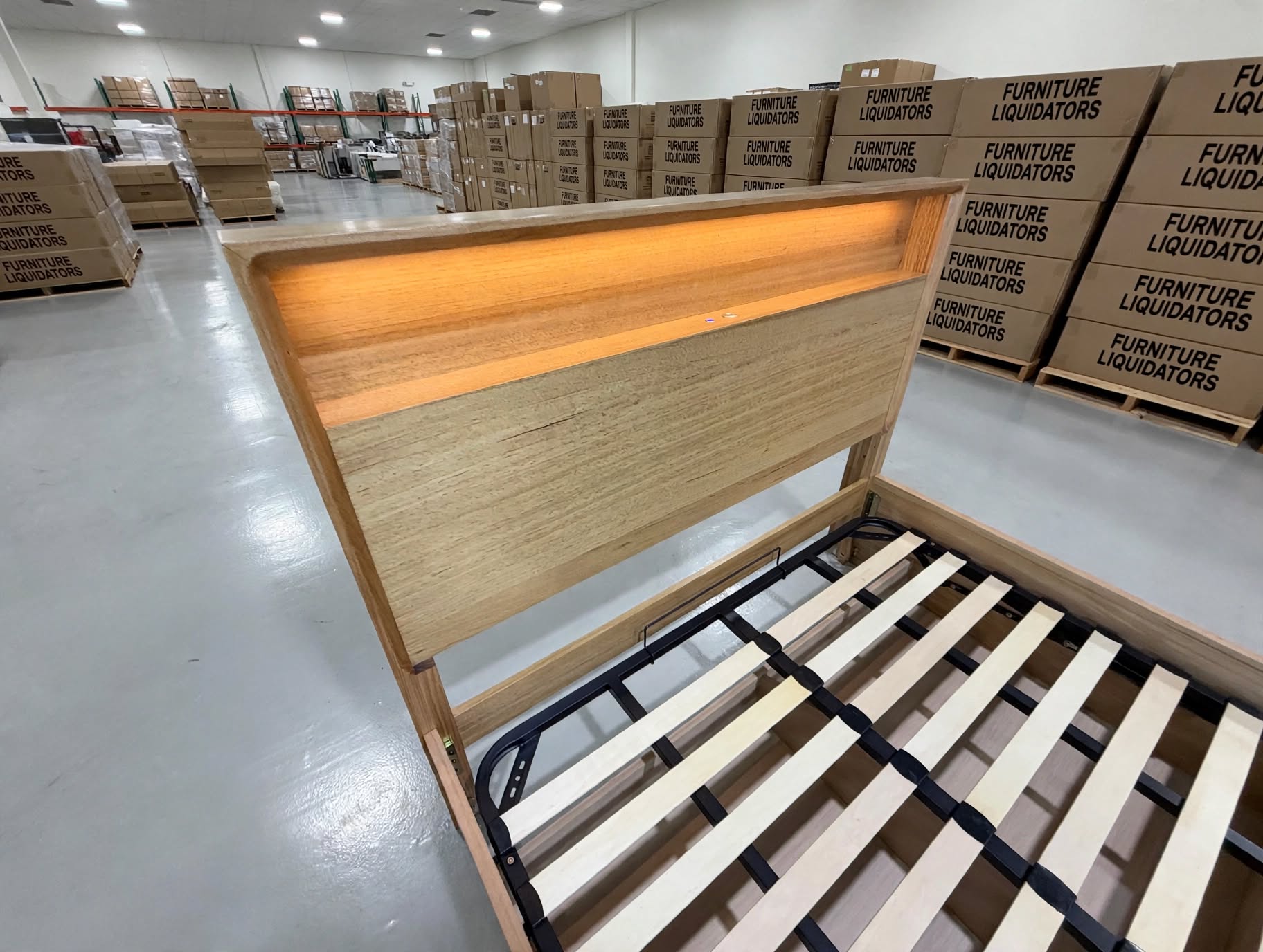 Nashville King Size Bed With Gas Lift Storage In Tassie Oak