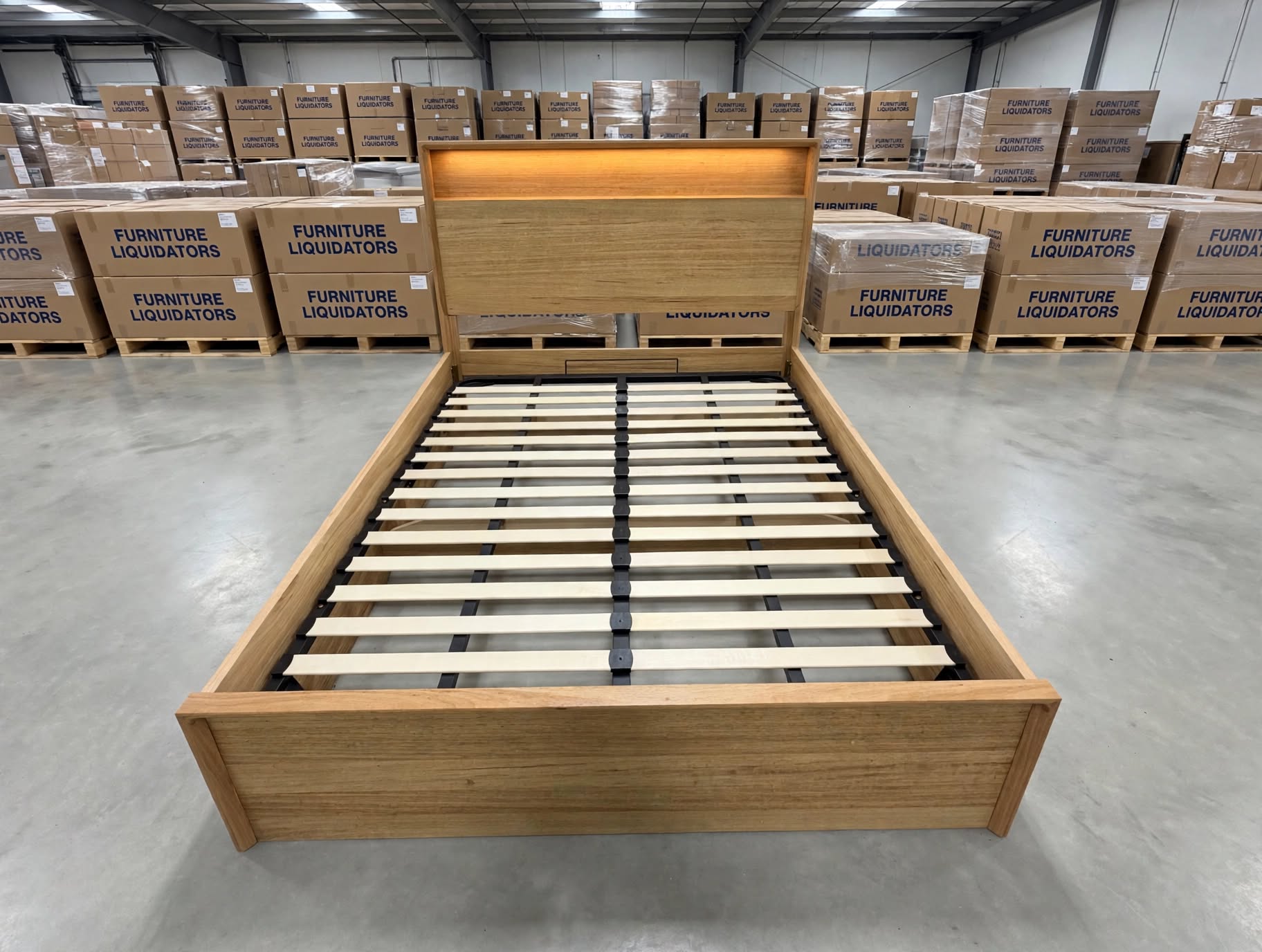 Nashville King Size Bed With Gas Lift Storage In Tassie Oak