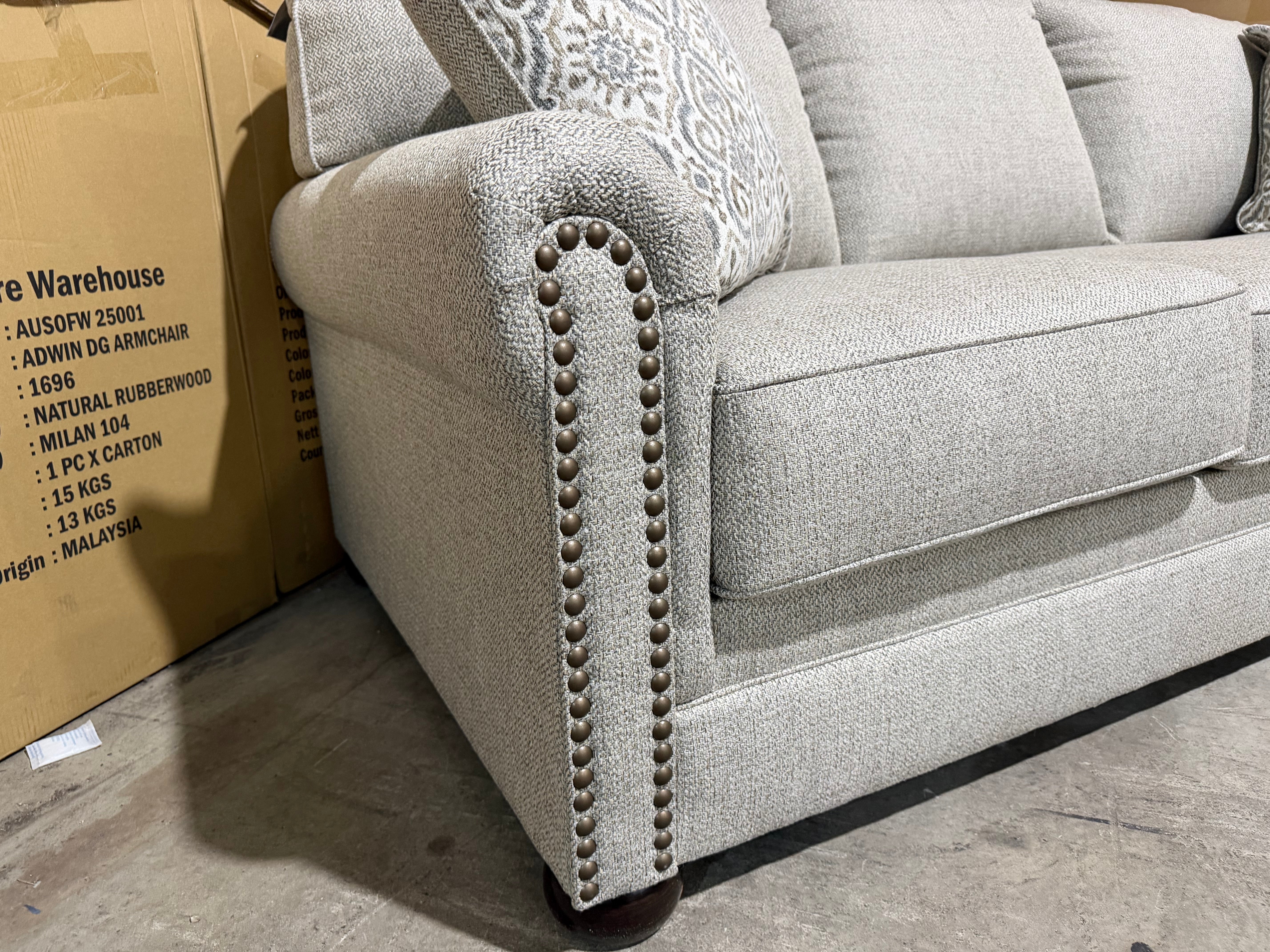 Regent 3 Seater Sofa Inc Scatter Cushions In Beige