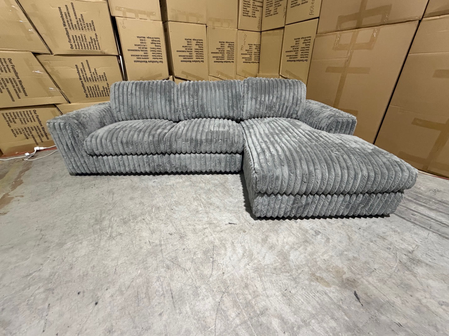 Willow RHF chaise lounge in grey Super Cord