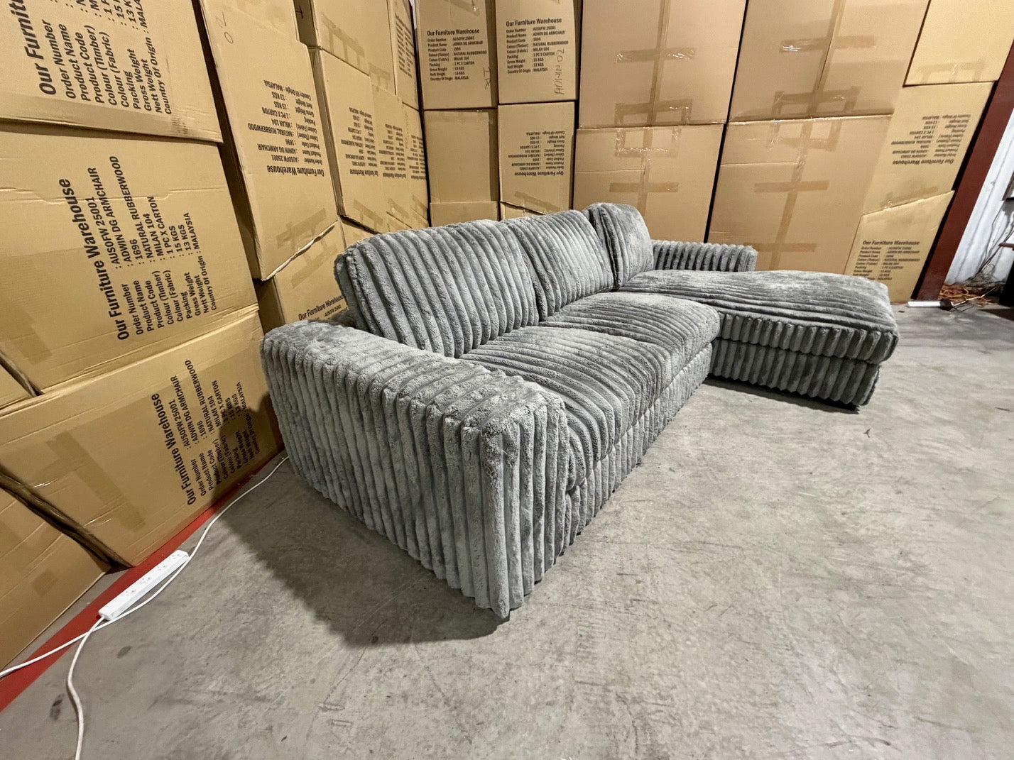Willow RHF chaise lounge in grey Super Cord