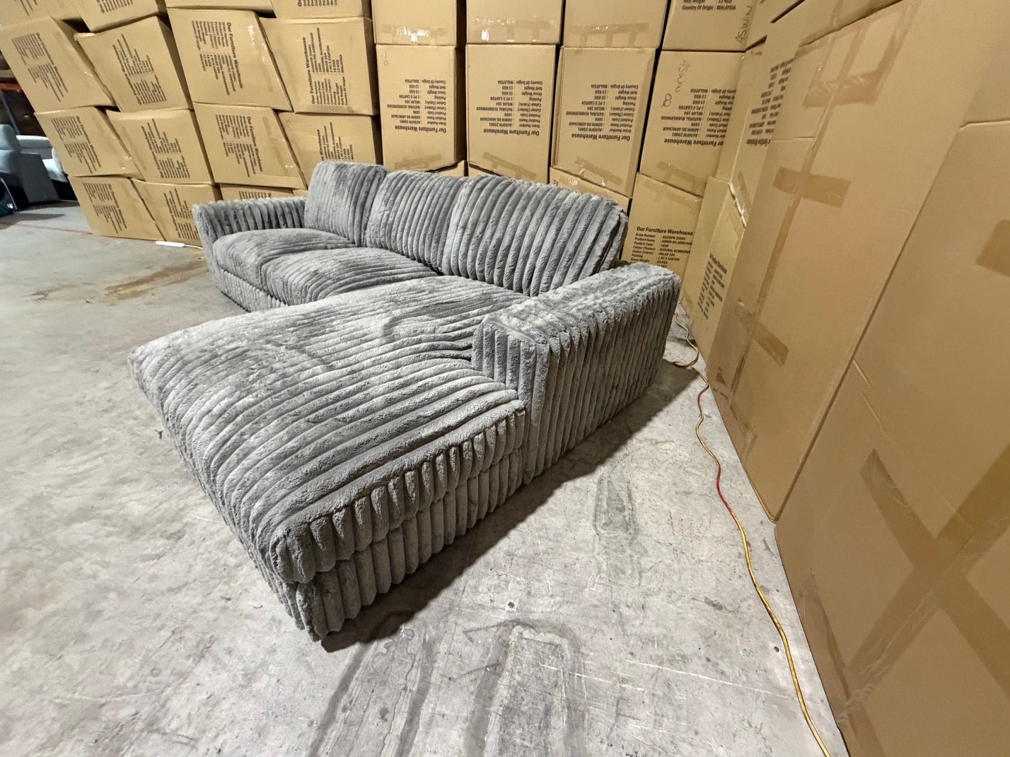 Willow RHF chaise lounge in grey Super Cord