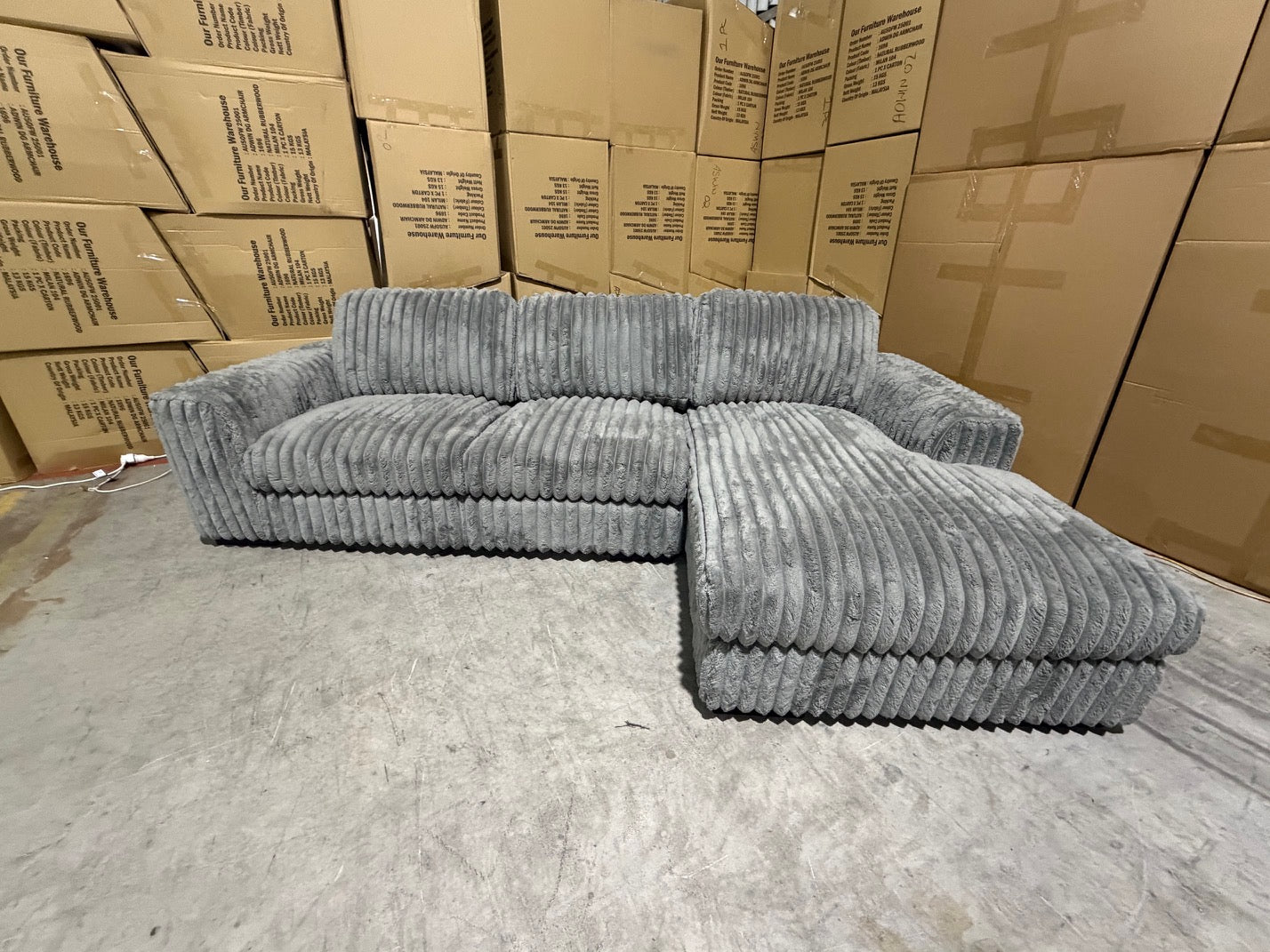 Willow RHF chaise lounge in grey Super Cord