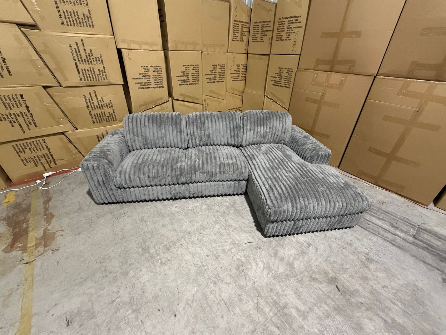 Willow RHF chaise lounge in grey Super Cord