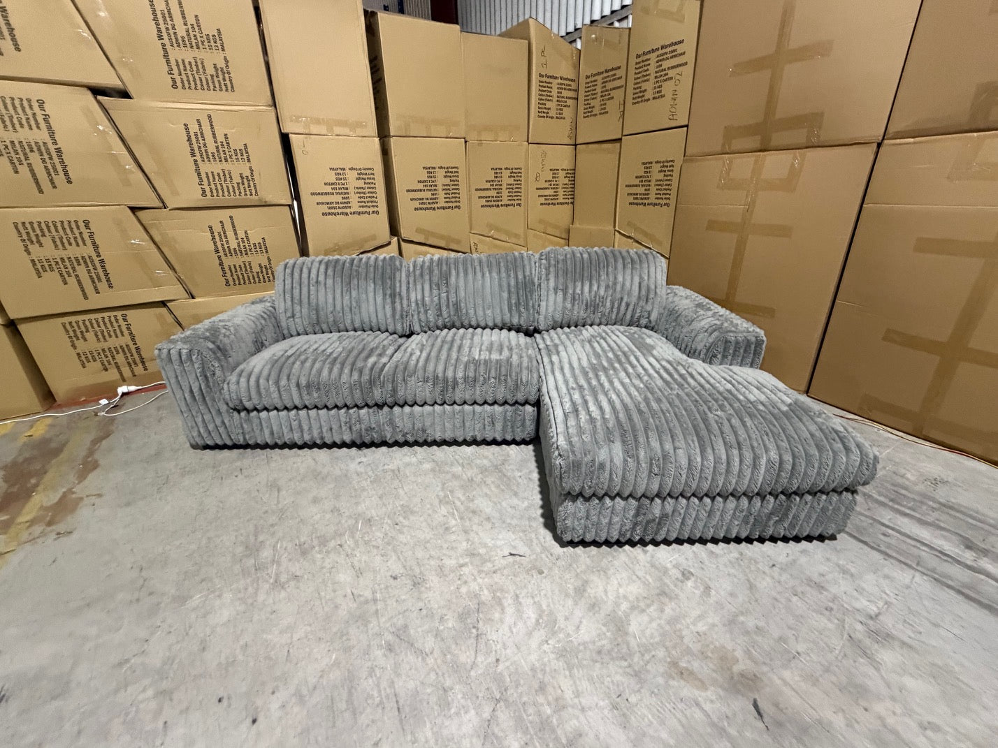 Willow RHF chaise lounge in grey Super Cord
