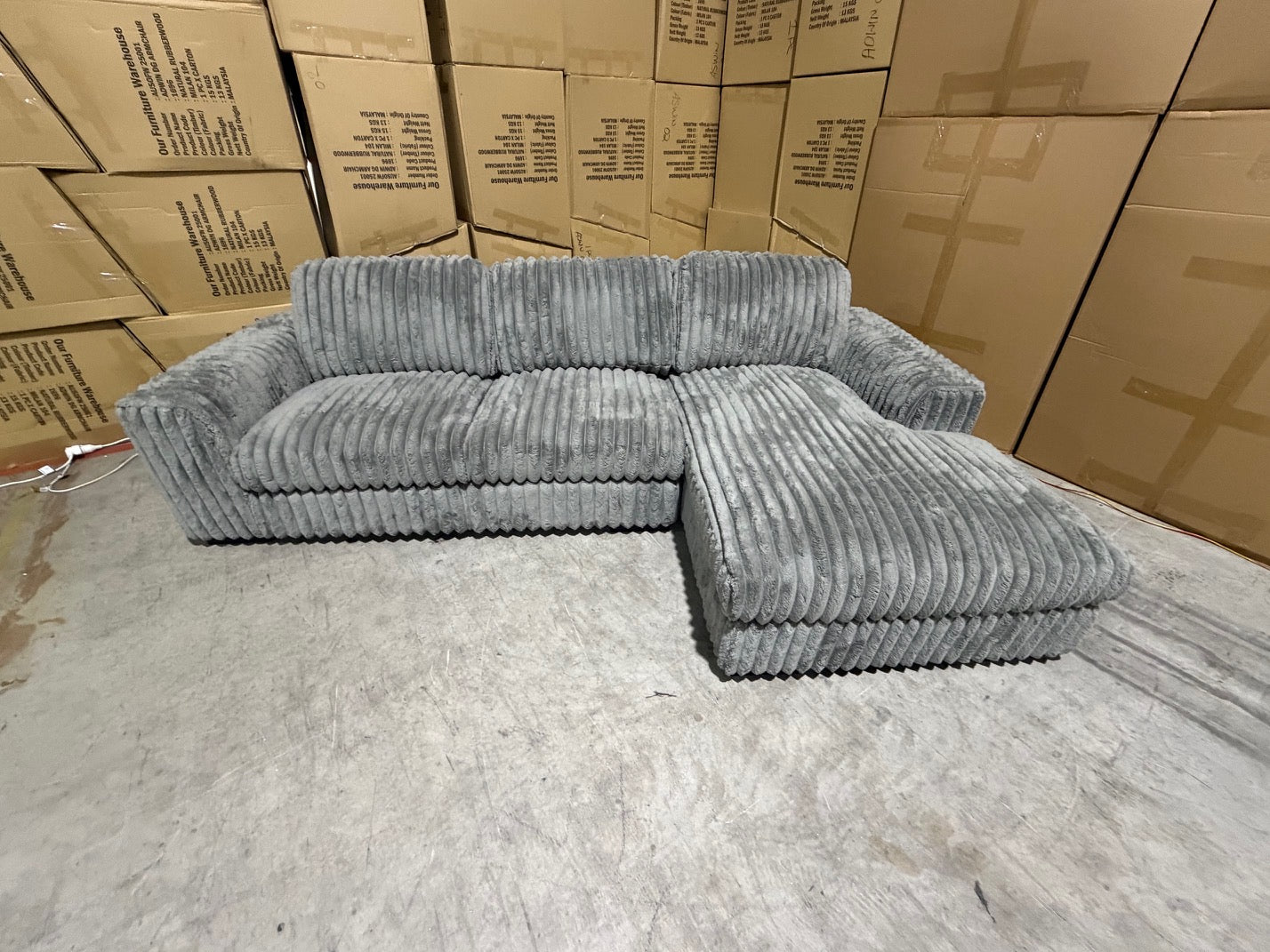 Willow RHF chaise lounge in grey Super Cord