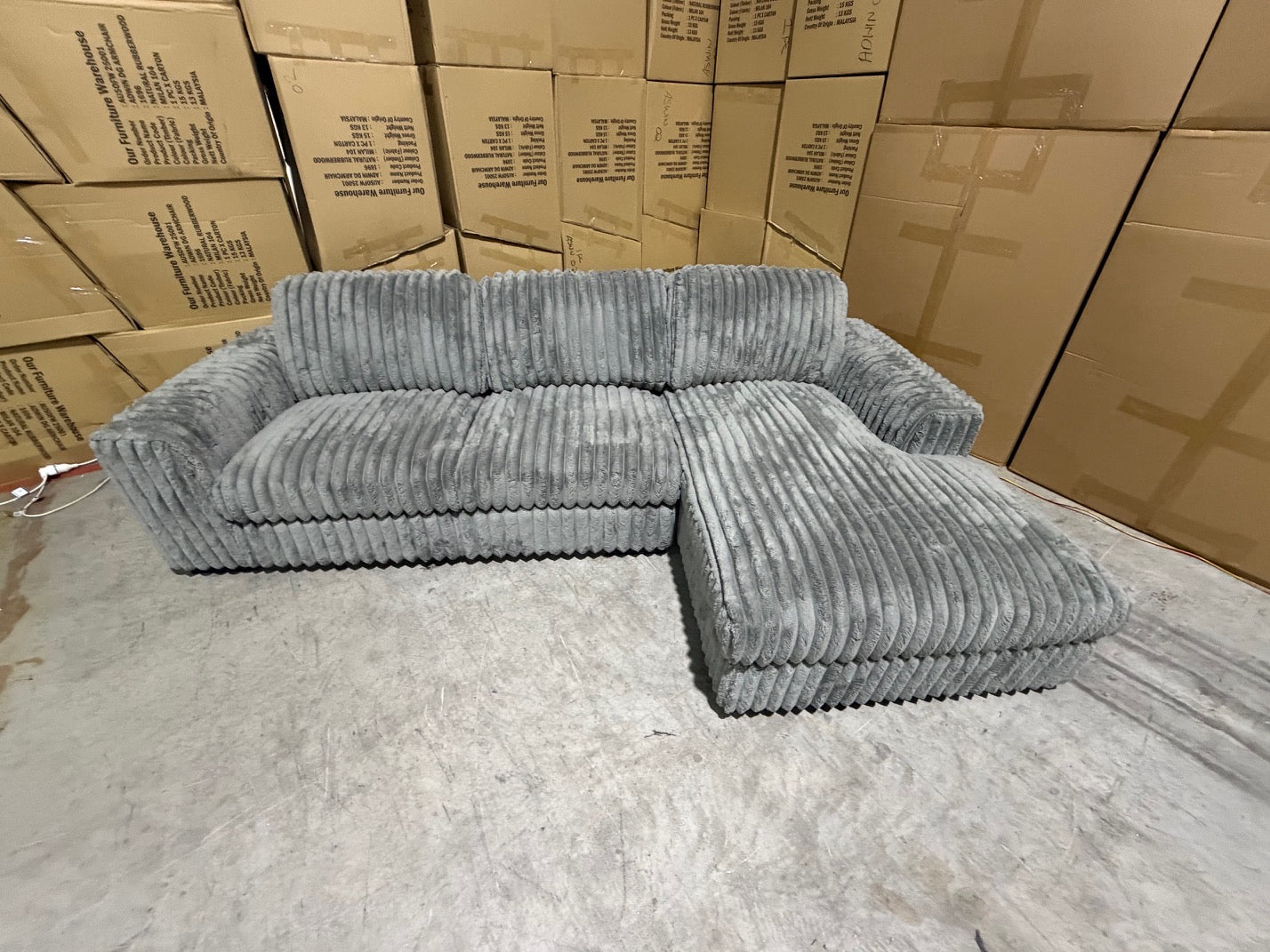 Willow RHF chaise lounge in grey Super Cord