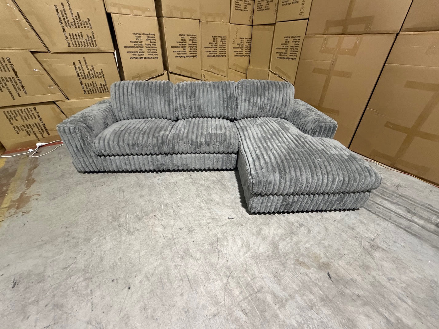 Willow RHF chaise lounge in grey Super Cord