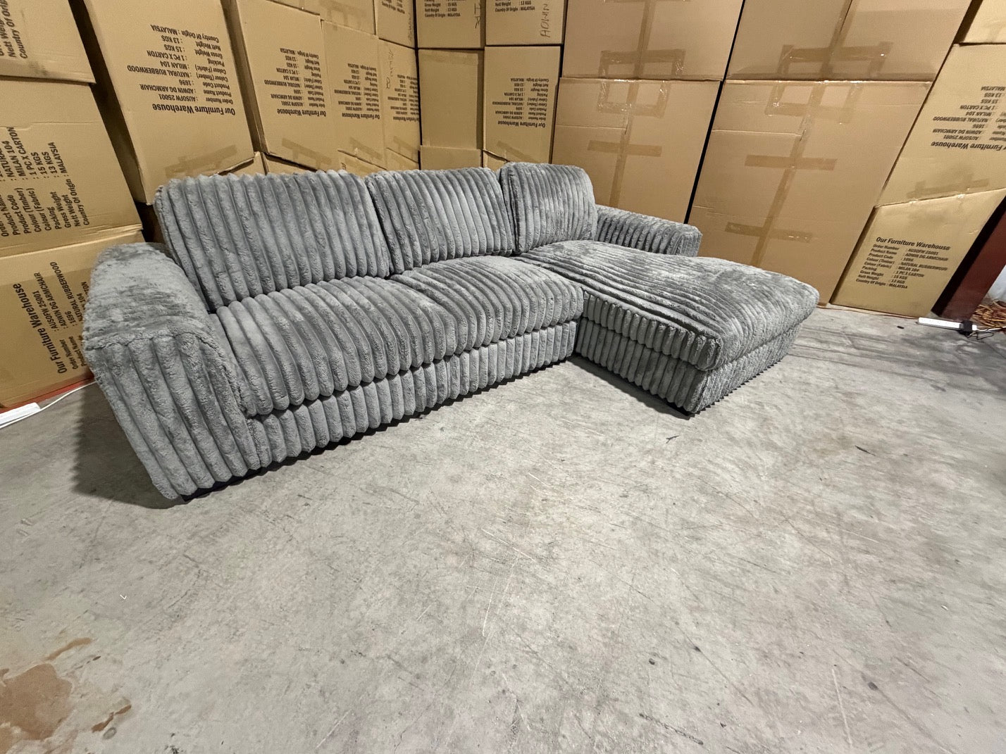 Willow RHF chaise lounge in grey Super Cord