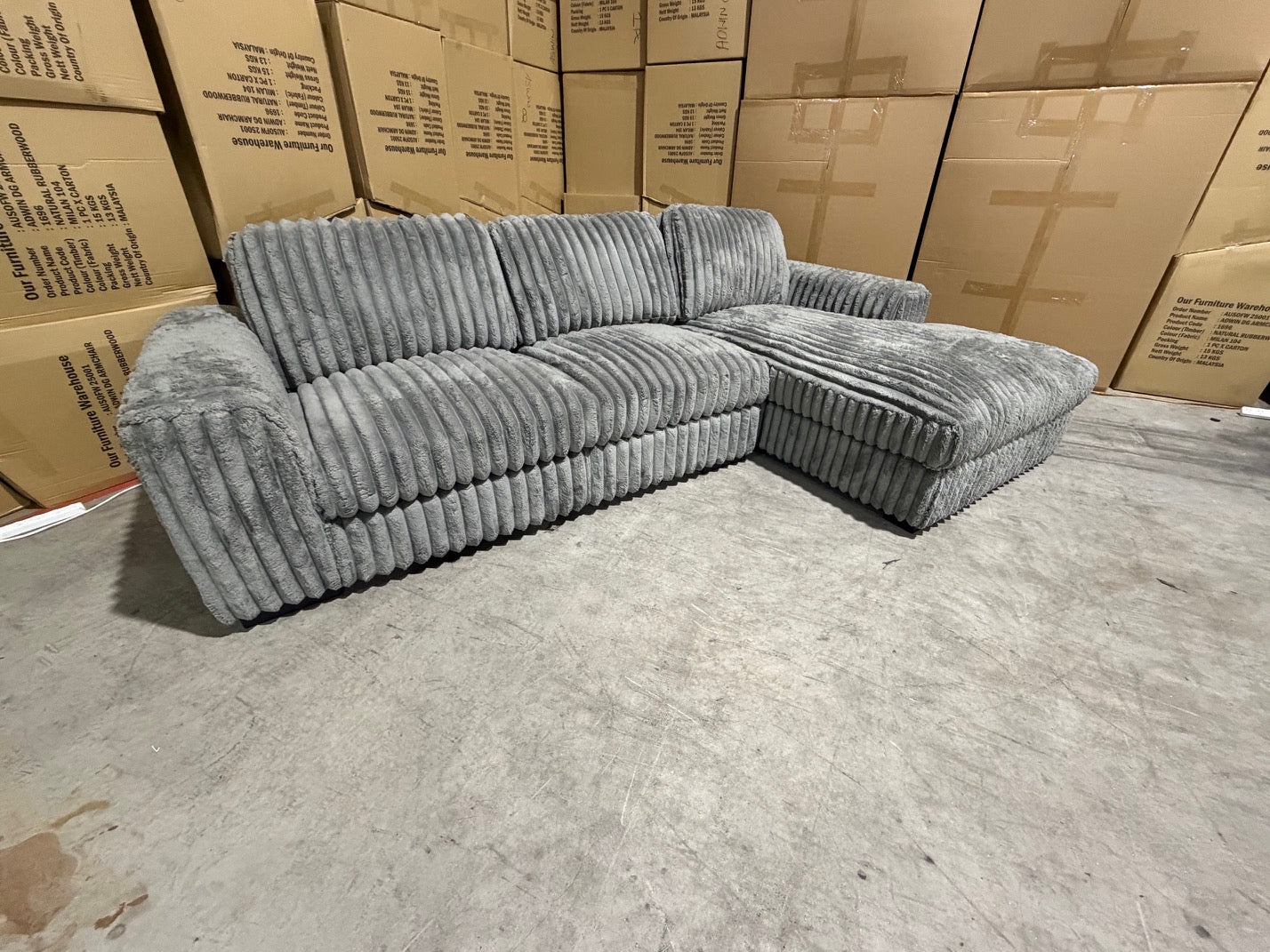 Willow RHF chaise lounge in grey Super Cord